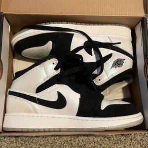 Air Jordan 1 Mid SE ‘Diamond’